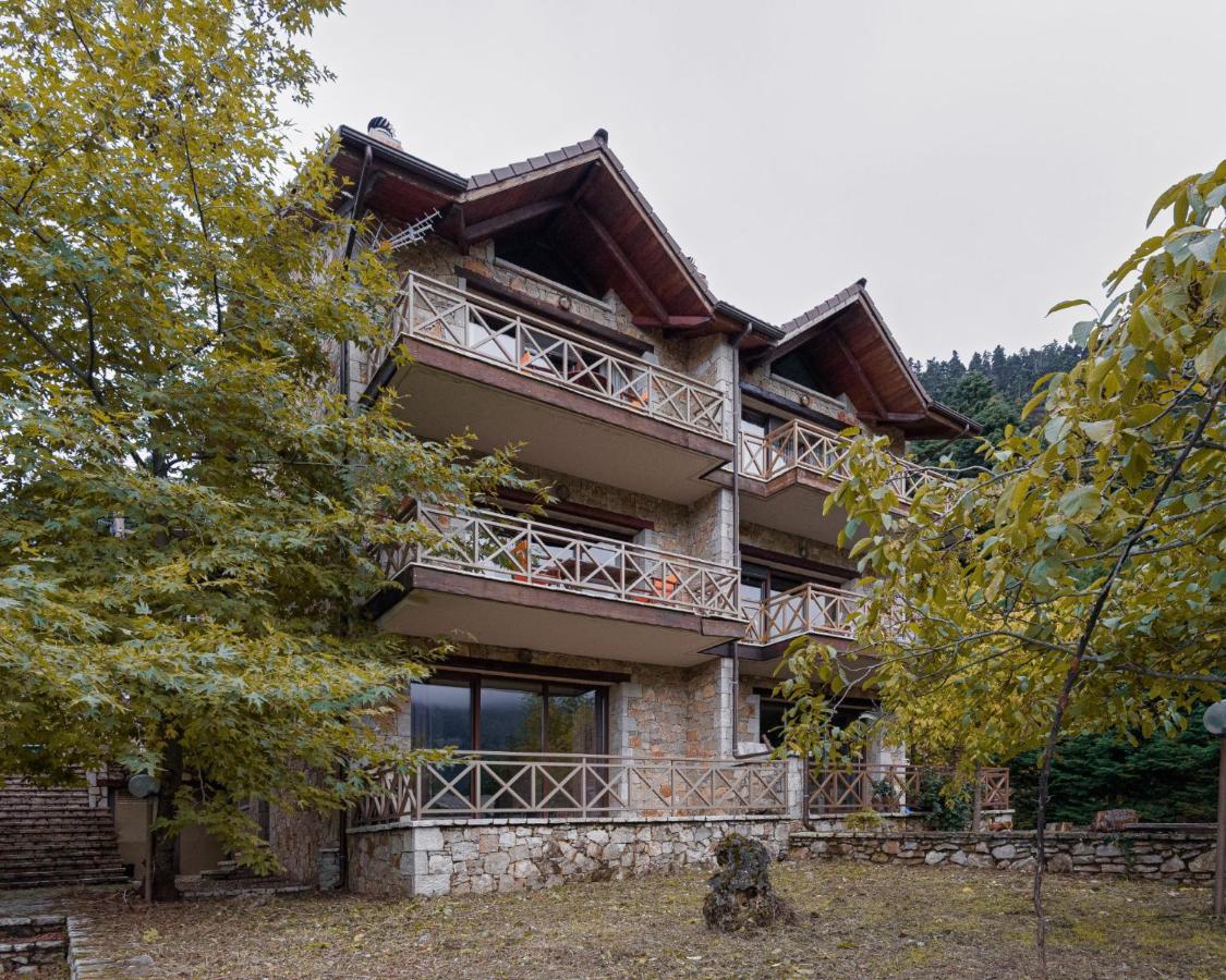 Parnassus Dreamwood Chalet เอปตาโลฟอส ภายนอก รูปภาพ