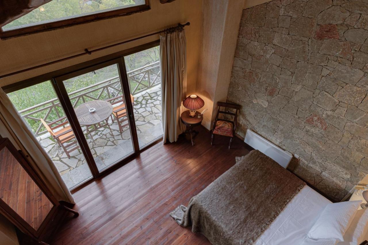 Parnassus Dreamwood Chalet เอปตาโลฟอส ภายนอก รูปภาพ