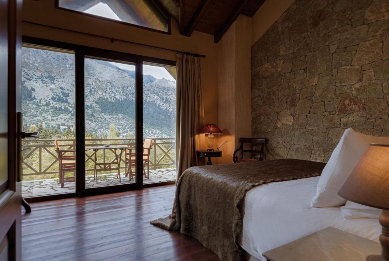 Parnassus Dreamwood Chalet เอปตาโลฟอส ภายนอก รูปภาพ
